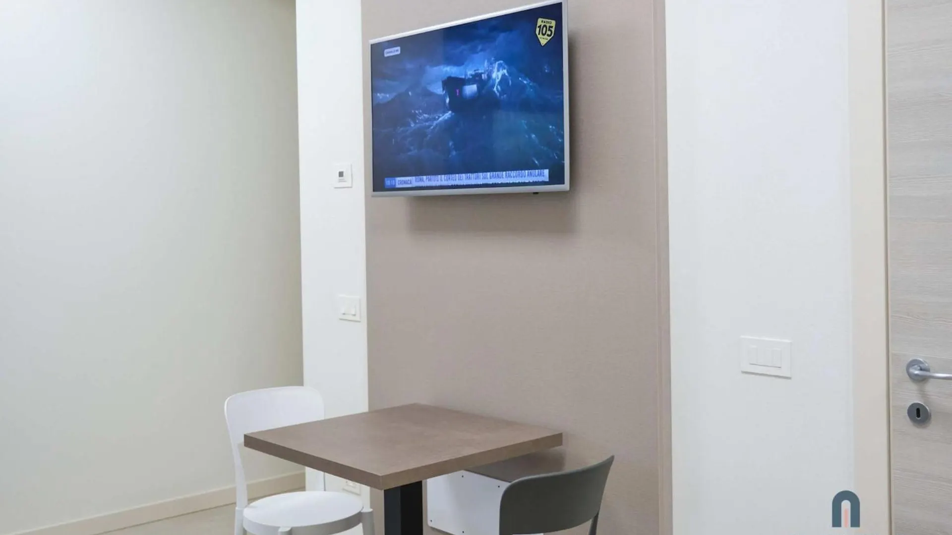 Room In Bb - Modernly Renovated Double Room In A Bb In Porto Viro Guest house