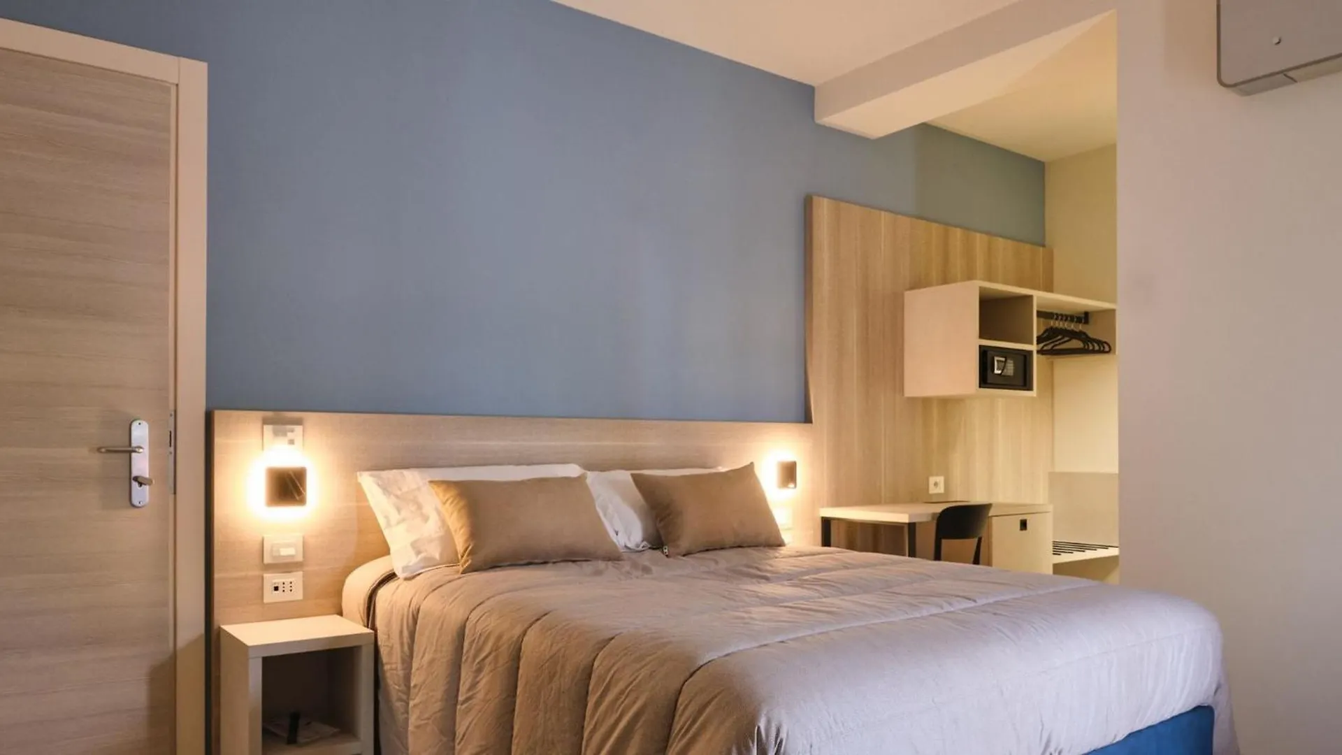 Room In Bb - Modernly Renovated Double Room In A Bb In Porto Viro