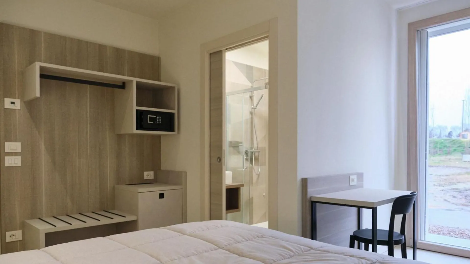 Room In Bb - Modernly Renovated Double Room In A Bb In Porto Viro
