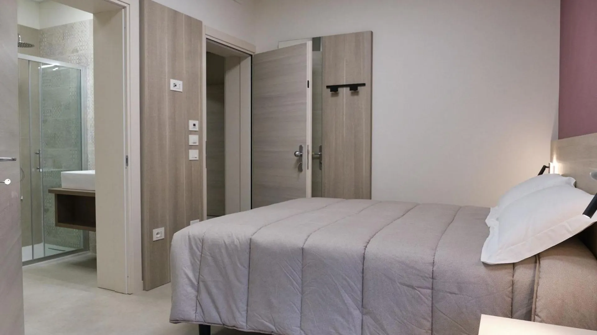 Guest house Room In Bb - Modernly Renovated Double Room In A Bb In Porto Viro