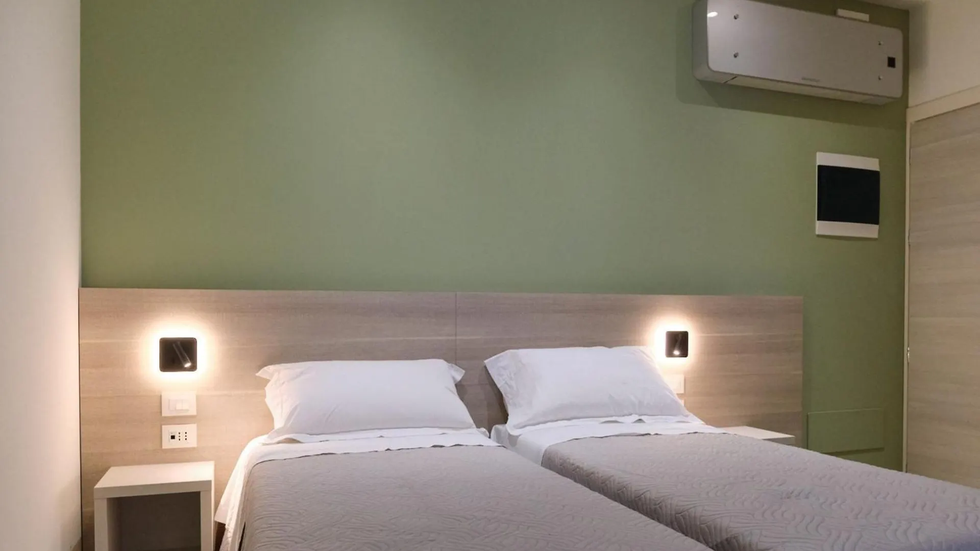 Guest house Room In Bb - Modernly Renovated Double Room In A Bb In Porto Viro
